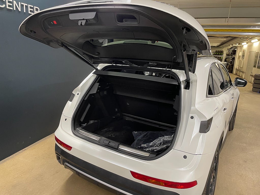 Bild på DS 7 Crossback E-Tense Performance 300hk 4x4 - ELBAKLUCKA