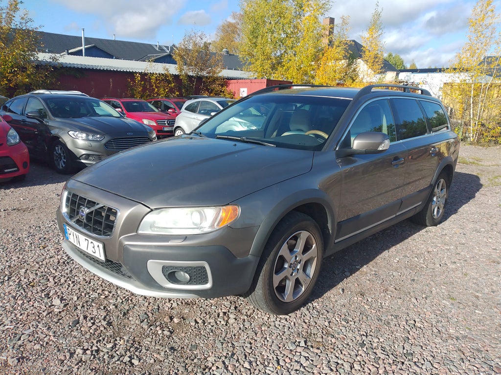 Volvo XC70 D5 AWD Geartronic Summum obs 982 kr/mån