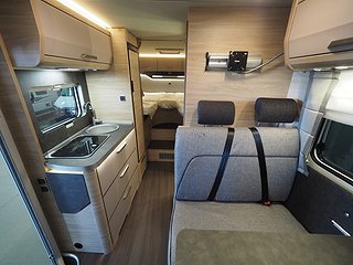 Husbil-halvintegrerad Knaus Van TI Plus 650 MEG 6 av 23