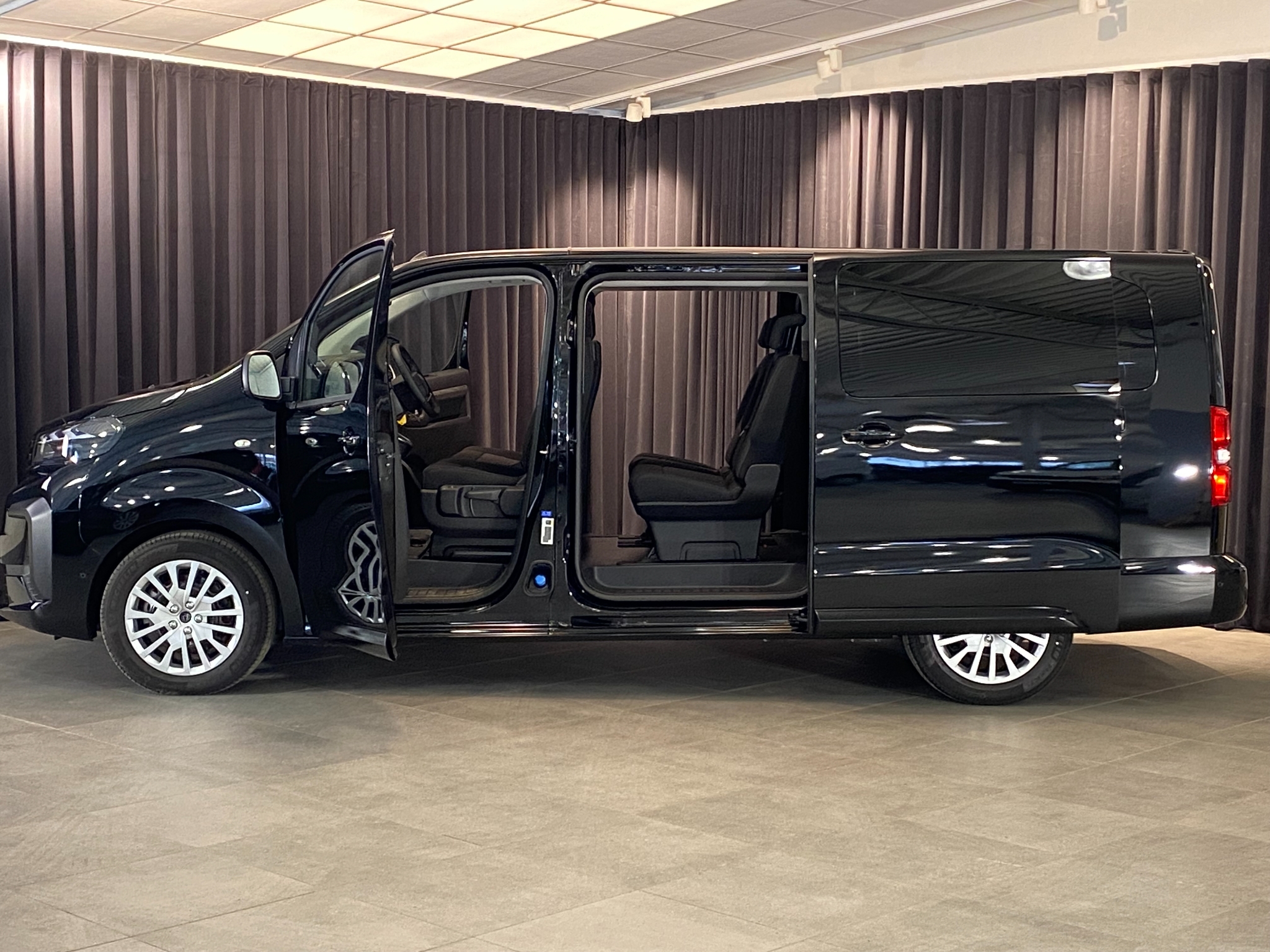 Peugeot Traveller 2026, bild 7/104