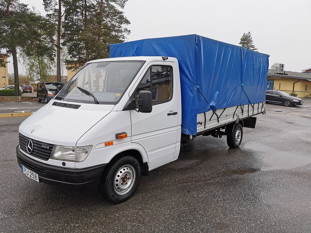 Mercedes-Benz Sprinter 312 D Långt Chassi 122hk
