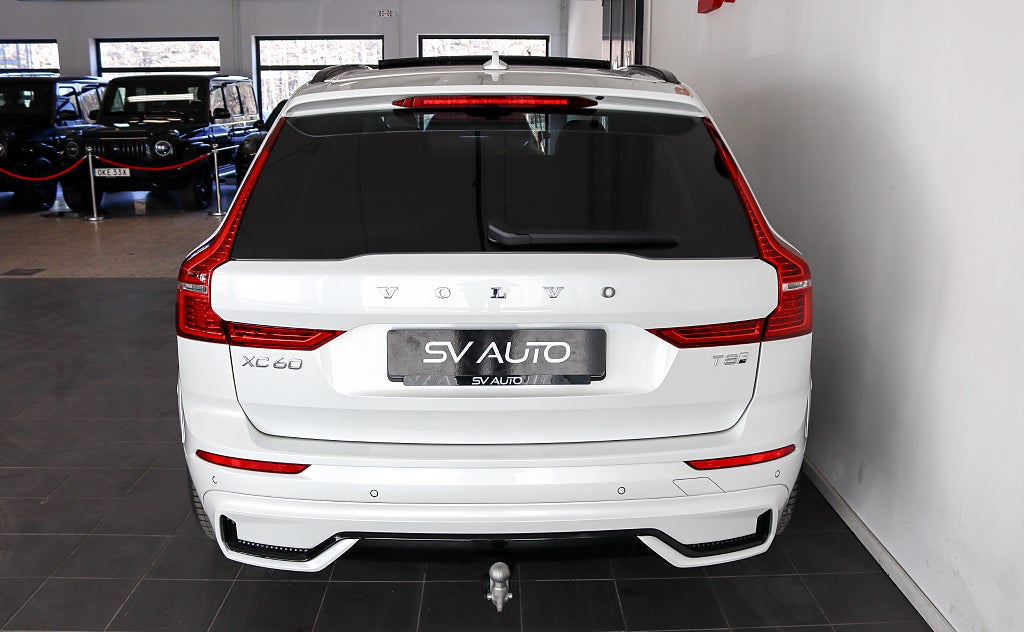 Volvo XC60 Recharge T8 AWD Ultra Dark B&W Pano Drag MOMS