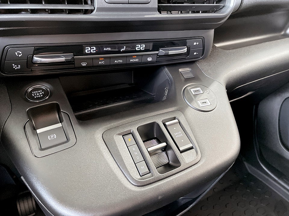 Bild på Peugeot Partner Plus 130hk Aut L2 - EDITION! SERVICE & V-HJUL INGÅR!