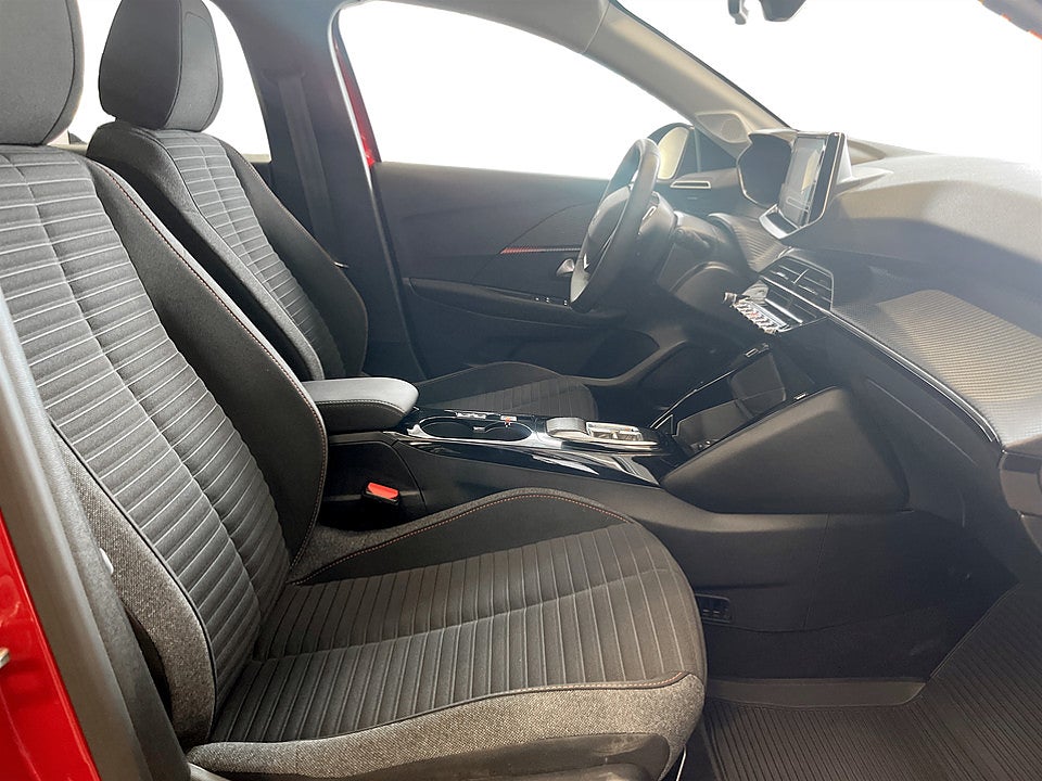 Bild på Peugeot E-208 Active Pack 50kWh 136hk Aut CARPLAY BACKSENSORER
