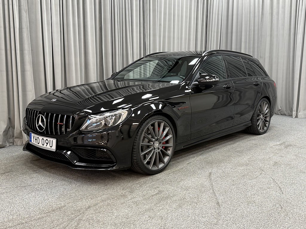 Mercedes-Benz C63 AMG 476HK Speedshift Burmester/Navi/Fullservad/Nya Däck