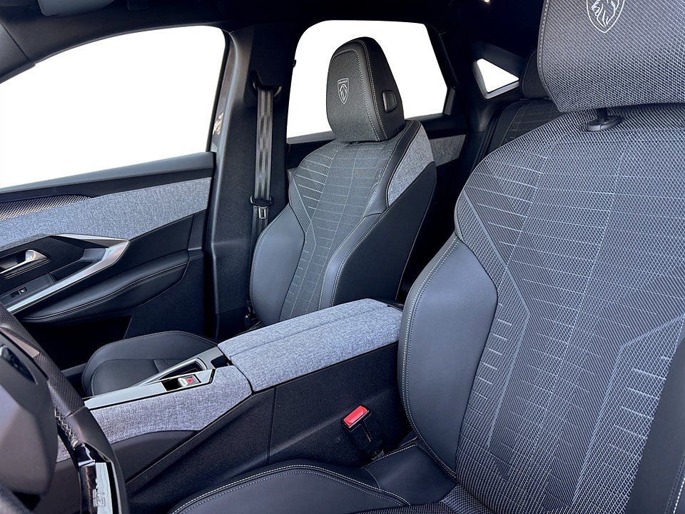 Bild på Peugeot E-3008 GT 73kWh 214hk Aut DRAGKROK BACKKAMERA