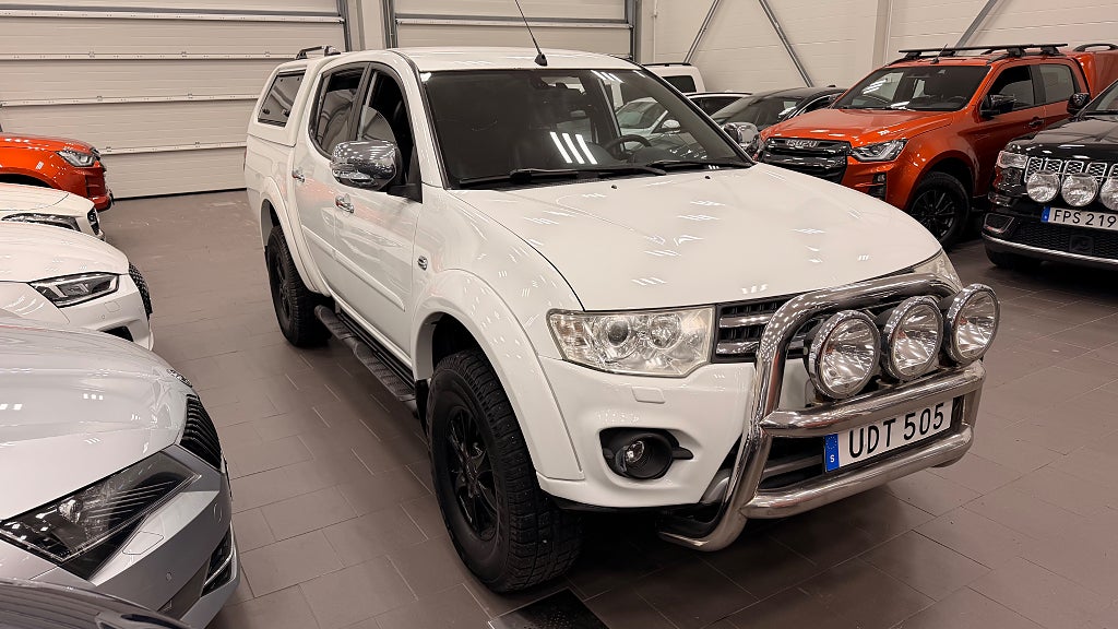 Mitsubishi L200 Dubbelhytt 2.5 4x4 PREMIUM Drag Skinn GPS-Navi Kåpa