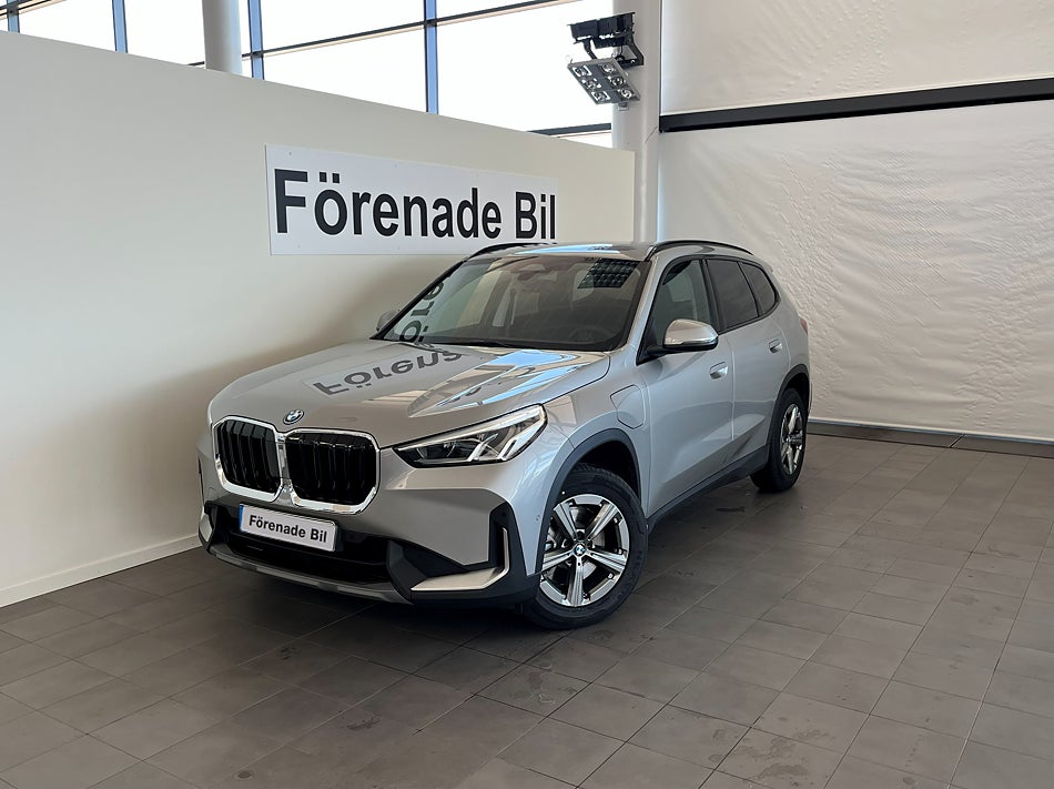 BMW X1 xDrive25e Rattvärme Drag TonadeRutor Drive Assist Plus 