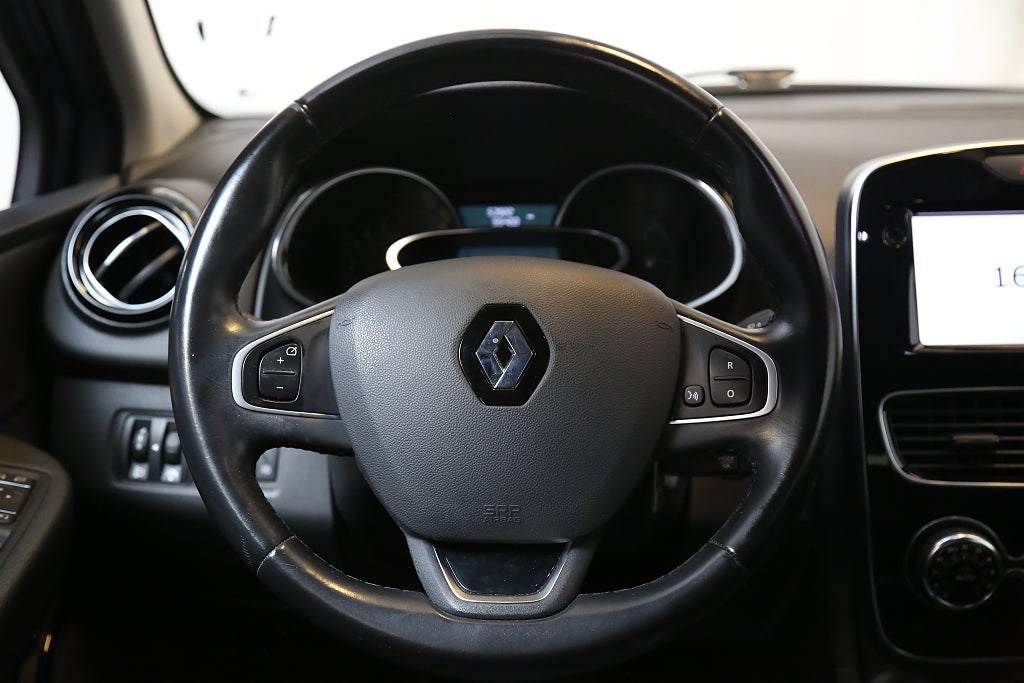 Renault Clio IV Phll Energy TCe 90hk Intens Kamera Motorv Stylepaket 2018