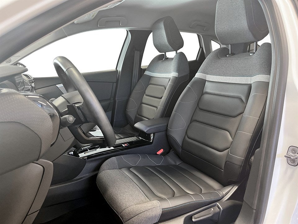 Bild på Citroën C4 X Shine 1.2 PT 130hk Aut - B-KAMERA, ELSTOL