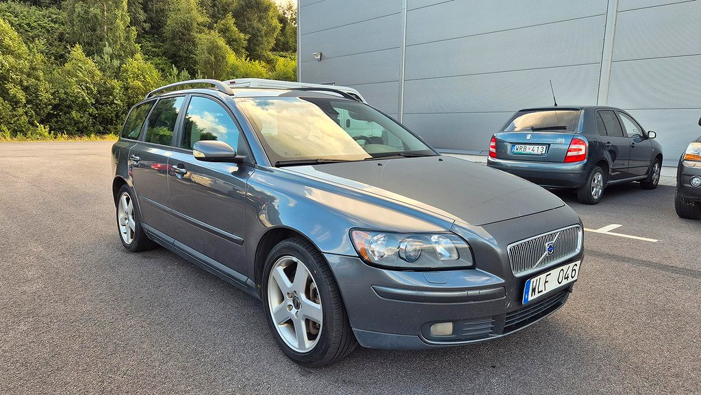 Volvo V50 T5 Momentum Euro 4 Nyservad/kamrem 220 hk 