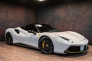 Ferrari 488 GTB har en 3,9-liters V8-motor på 670 hästkrafter.