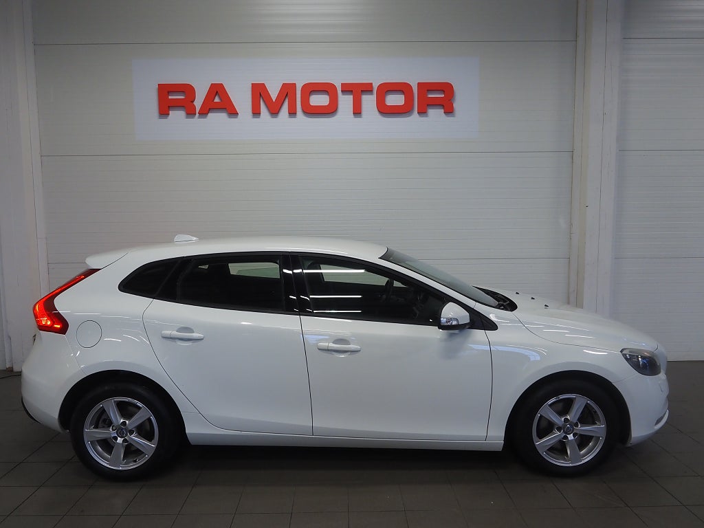 Volvo V40 T2 122hk Kinetic | Farthållare | Bluetooth | 2016