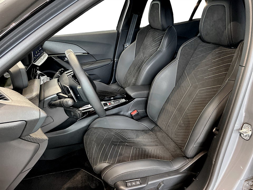 Bild på Peugeot 2008 GT 1.2 PT 130hk Aut B-KAMERA CARPLAY