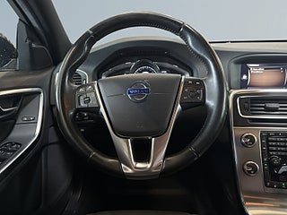 Volvo V60 Cross Country D4 Classic Pro S&V-hjul Värmare Skinn Navi Kamrem bytt – bild 9
