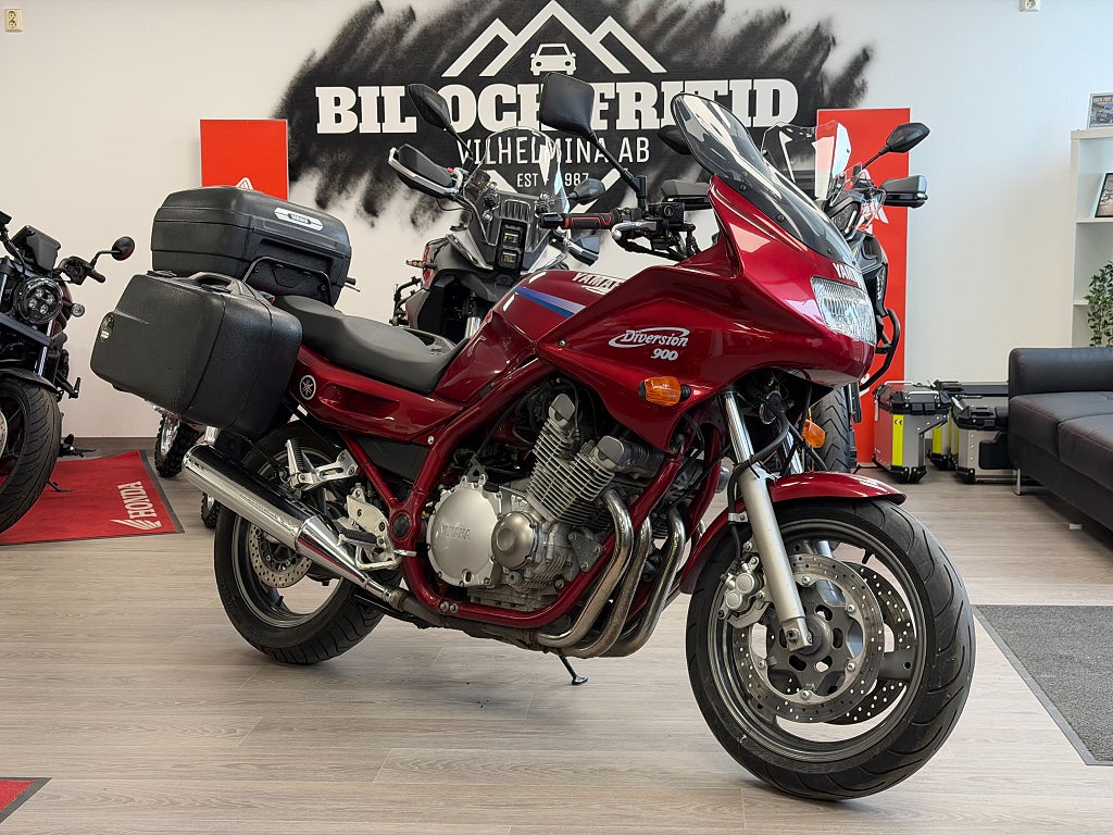 Yamaha XJ900 S Diversion Nybesiktigad fina Däck