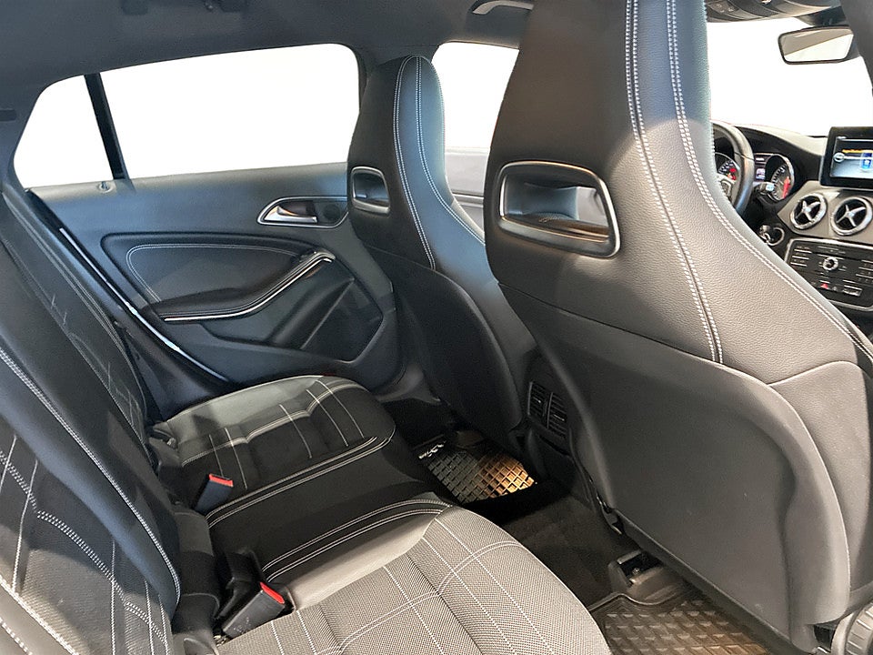 Bild på Mercedes-Benz CLA 220 d Shooting Brake 7G-DCT 177hk Aut B-KAMERA 