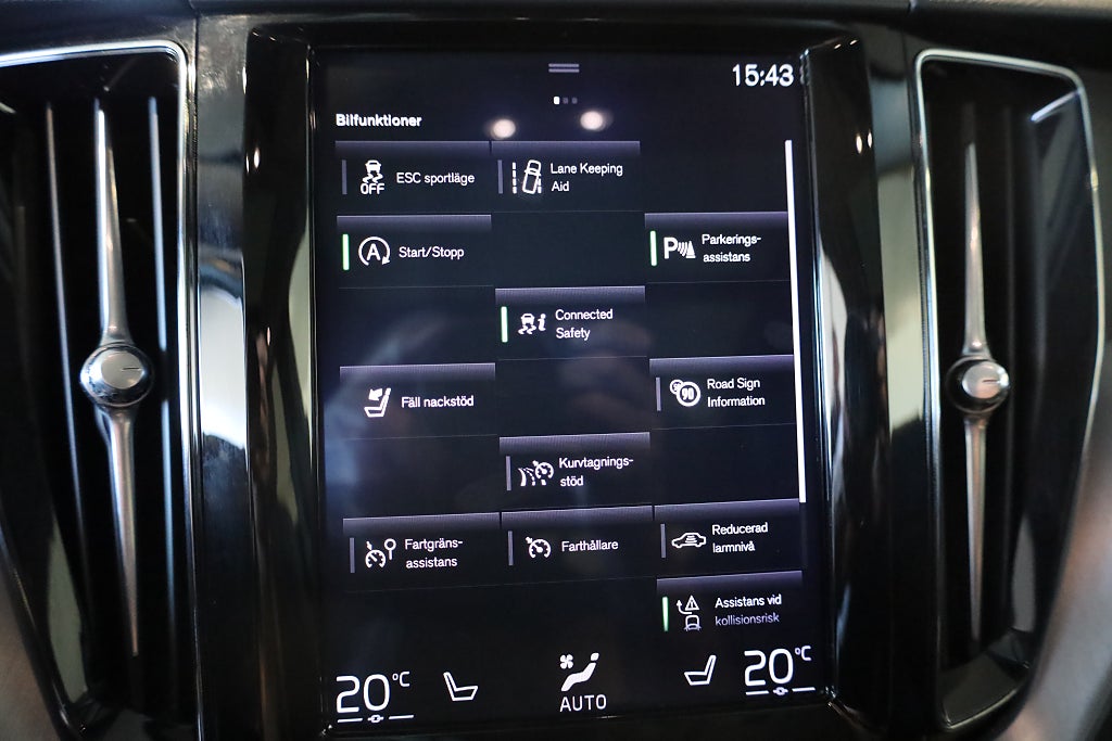 Volvo XC60 T5 AWD Geartronic Momentum Advanced Drag Pano Navi 2020