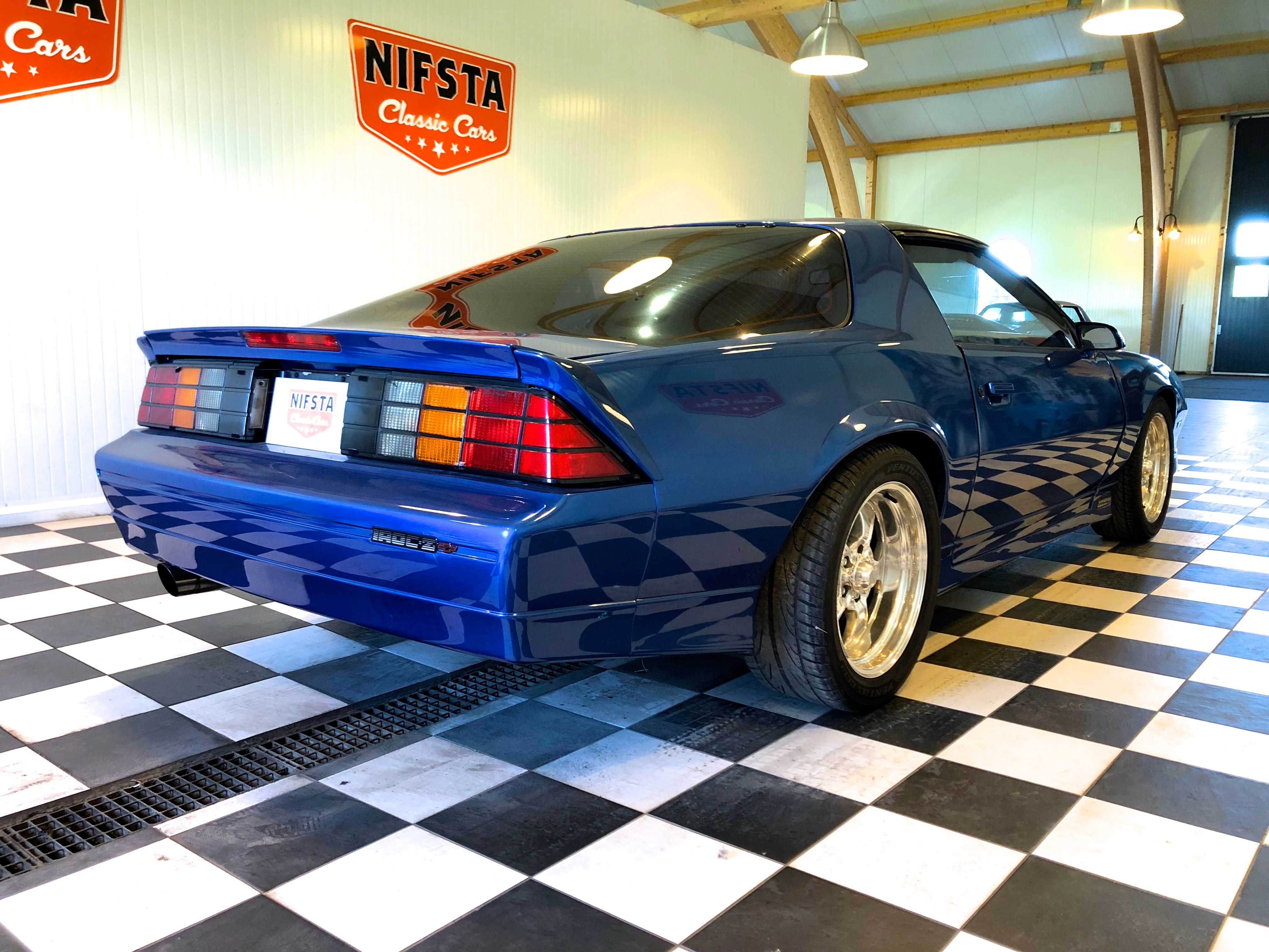Chevrolet Camaro IROC -Z 1988, kuva 7/62
