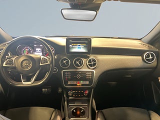 Mercedes-Benz A 180 d 7G-DCT AMG Line Kamera Skinn SoV-hjul – bild 8