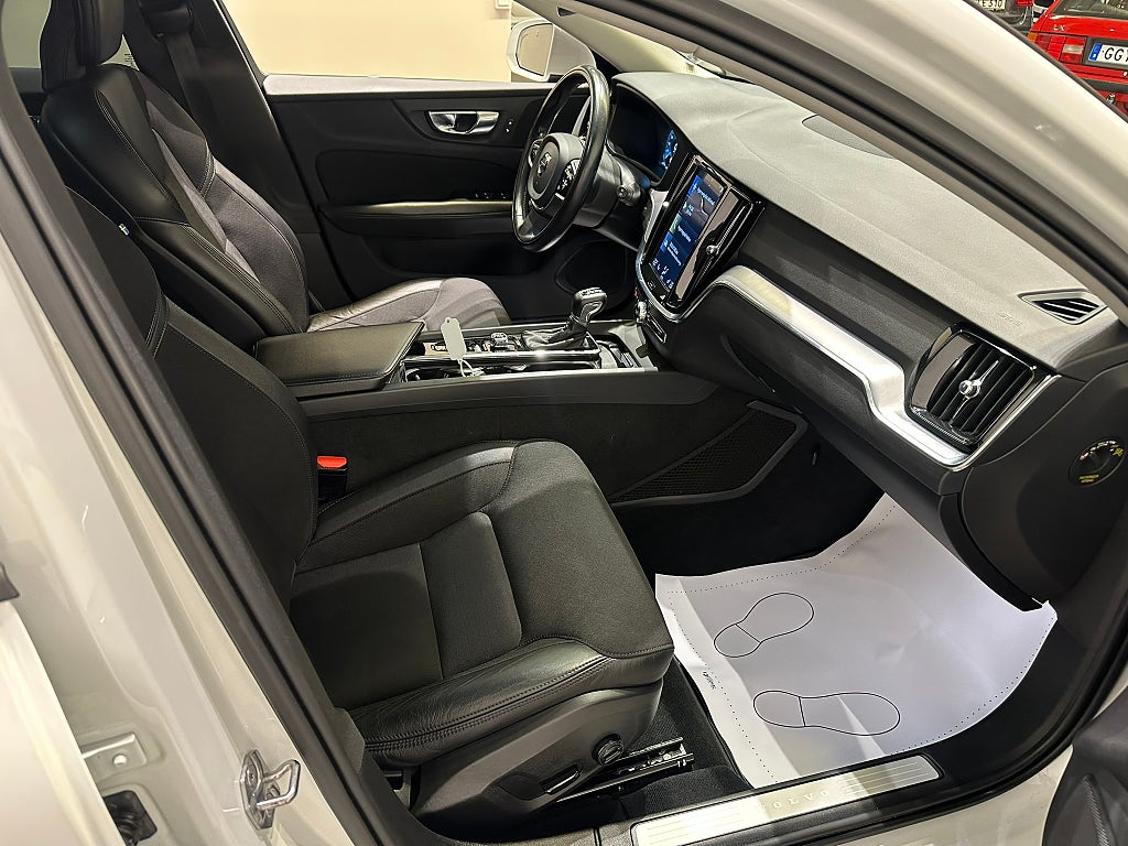 Volvo V60 Cross Country 2020 - miniatyr 7