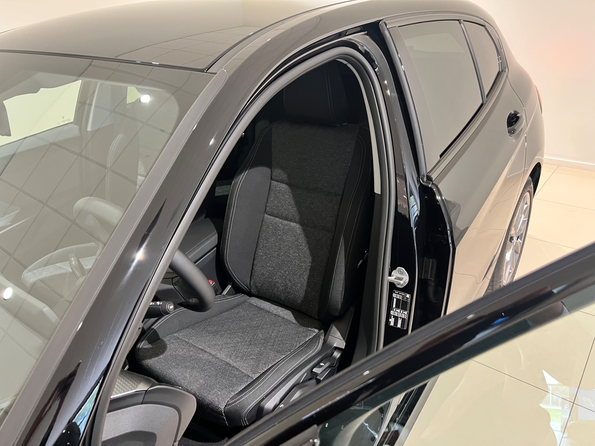 BMW 120 Apple 2026, kuva 5/10