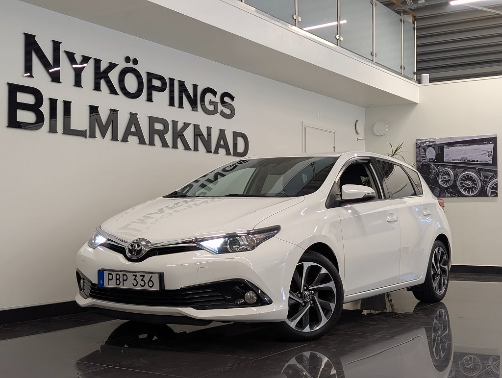 Toyota Auris 1.2 Turbo Active Plus Euro 6 Kamera | Vinterhjul | Drag