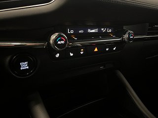 Mazda 3 2.0 M Hybrid Navi Carplay Kamera P-sensorer S&V-däck