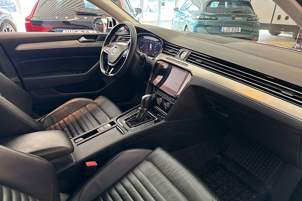 Volkswagen Passat Sportscombi 2.0 TDI 4Motion GT Drag Värmare Kamera V-hj miniatyr 14