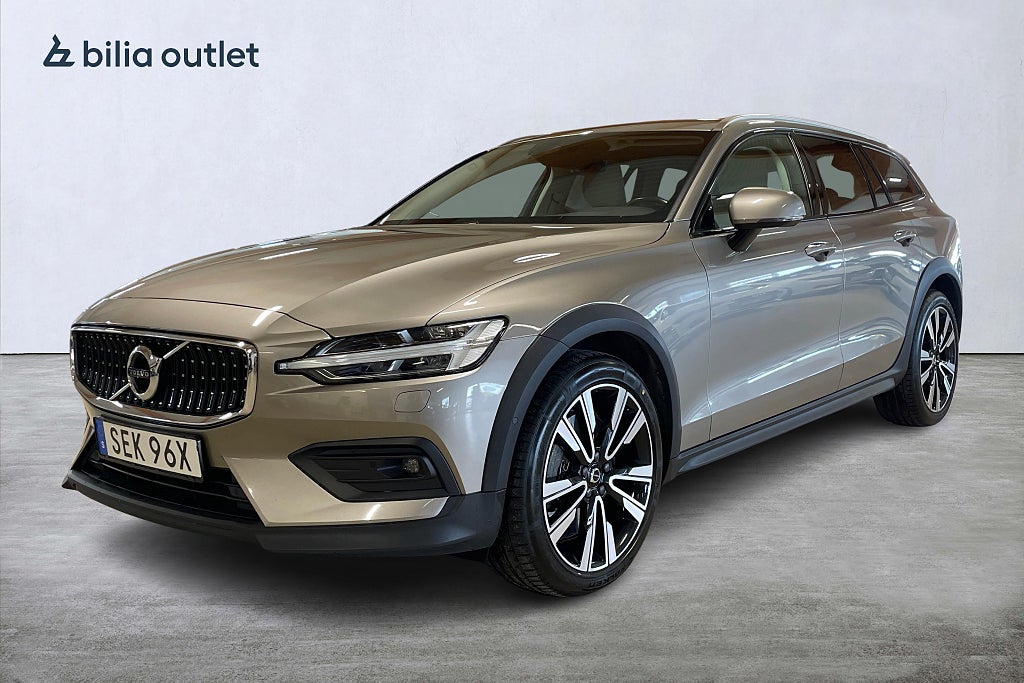 Volvo V60 Cross Country B4 AWD Adv SE / H/K / Skinn / Drag / Navi / B-kamera