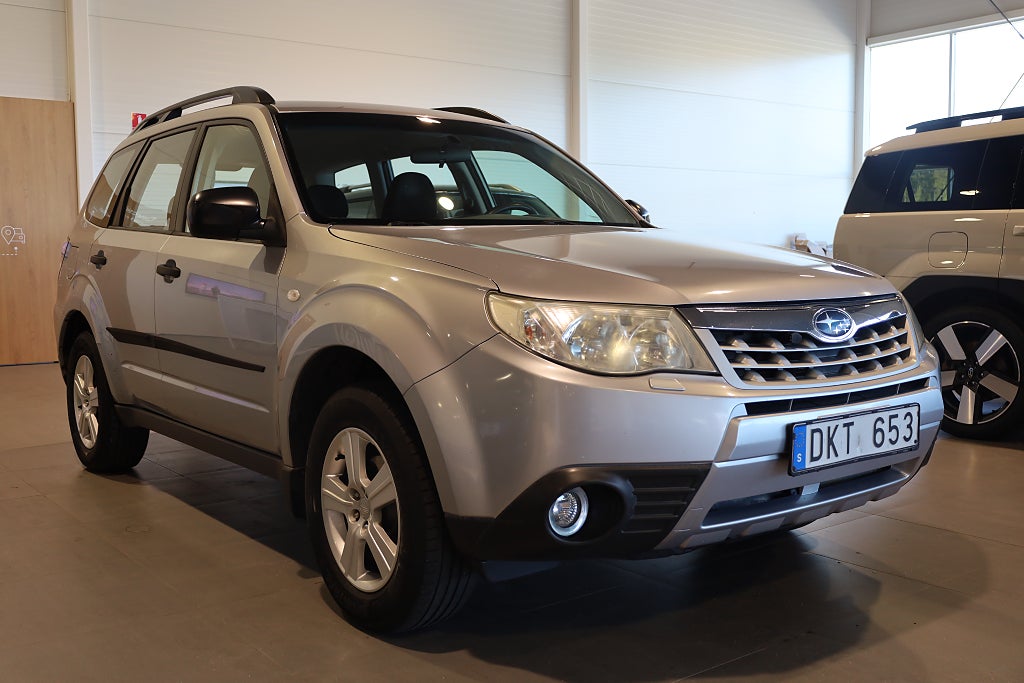 Subaru Forester 2.0 X 4WD AUT Drag M-Värme Blåtand Nybesiktigad 2012
