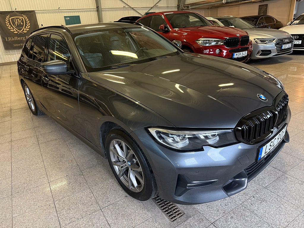 BMW 330e