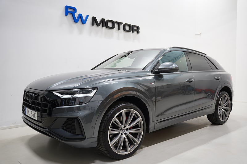 SUV Audi Q8 1 av 37