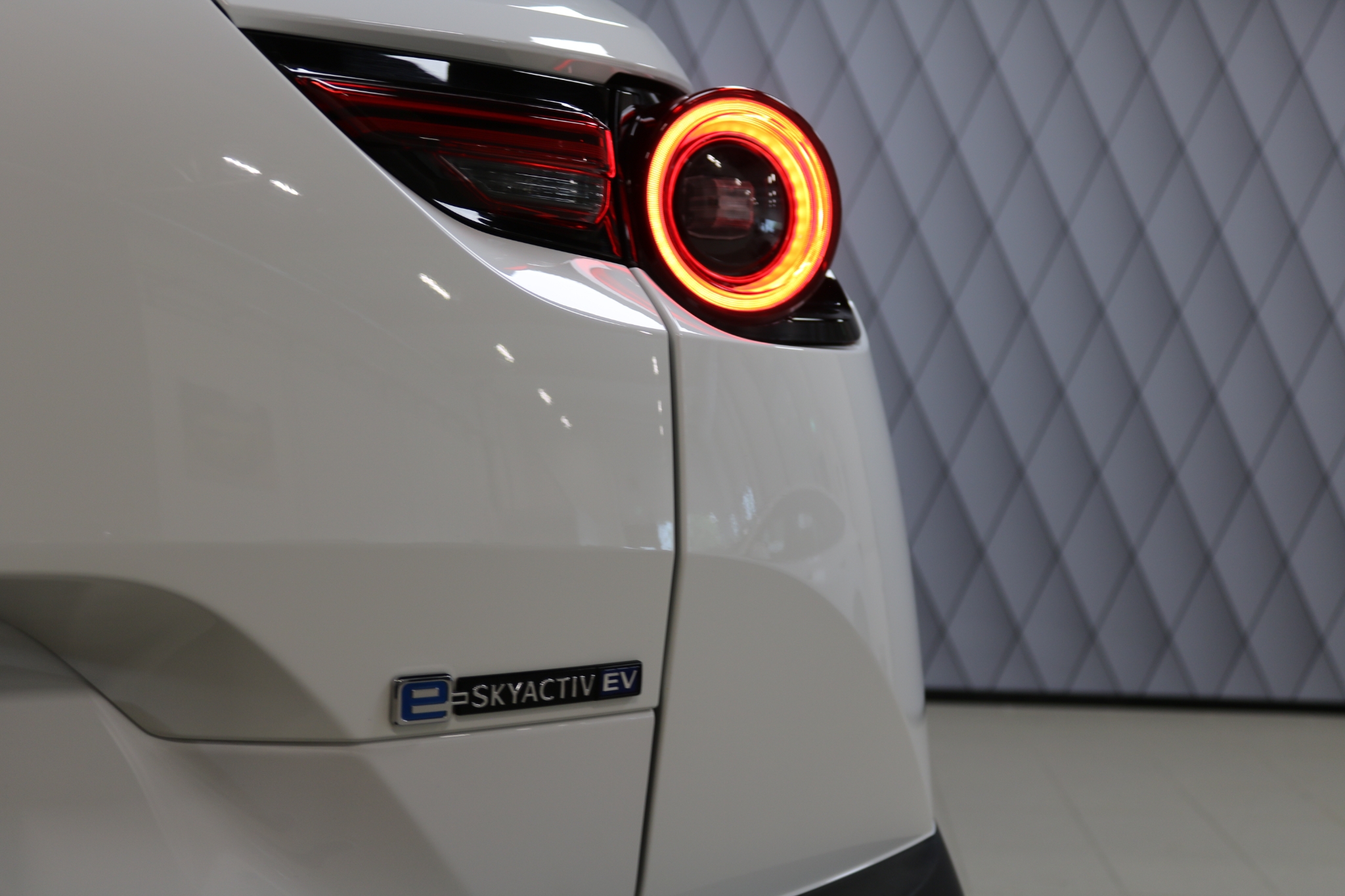 Mazda MX-30 e-Skyactiv EV 2023, kuva 6/52
