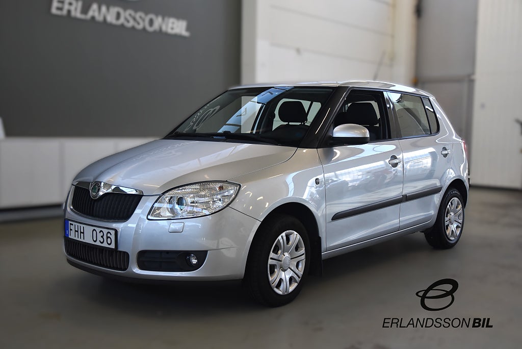 Skoda Fabia 1.6 TipTronic Ambiente NYSERVAD 1 BRUKARE