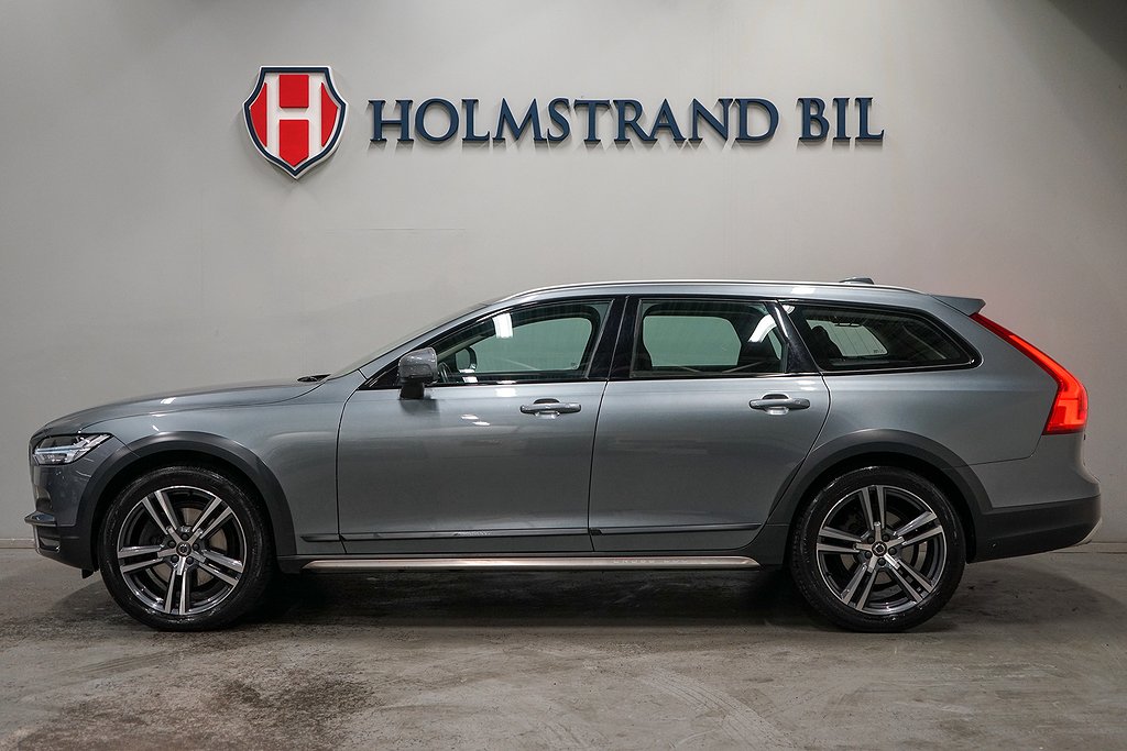 Volvo V90 Cross Country D4 AWD 190hk Momentum D-värme Drag