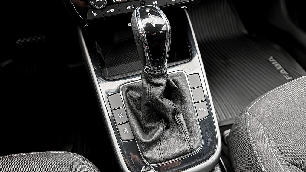 Škoda Fabia 1.0 TSI DSG Sekventiell, 110hk, 2023