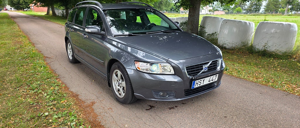 Volvo V50 1.8 Flexifuel Momentum, Svennsksåld, Drag, Bi-xenon 