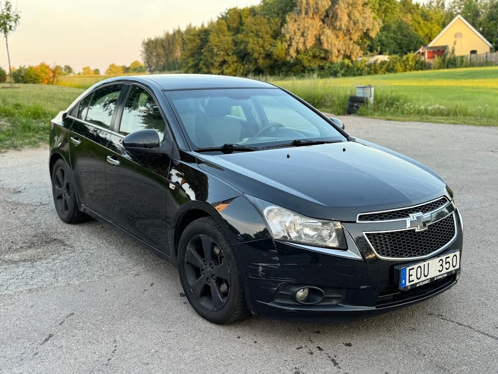 Chevrolet Cruze 2.0 TD VCDi 2010, bild 2/36