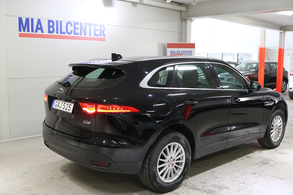 Jaguar F-Pace 2019 - miniatyr 3