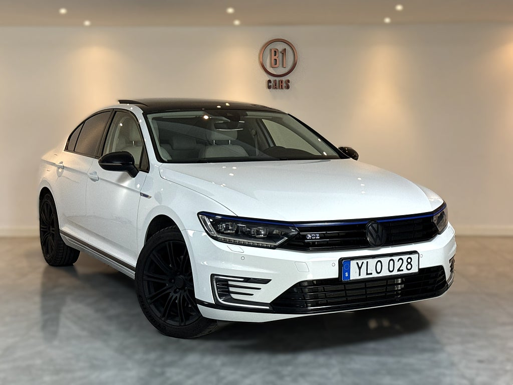 Volkswagen Passat GTE 1.4 TSI ACT GTE PANO VÄRMARE COCKPIT DRAG MASSAGE 