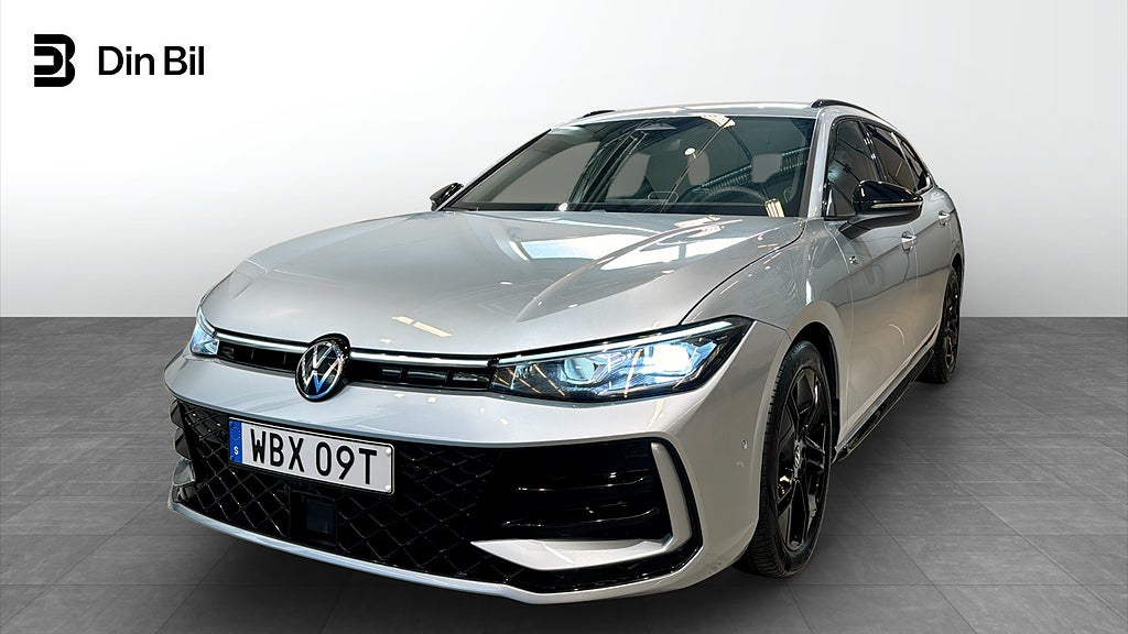 Volkswagen Passat R-Line Black TDI193 DSG 4M /Drag/Värmare