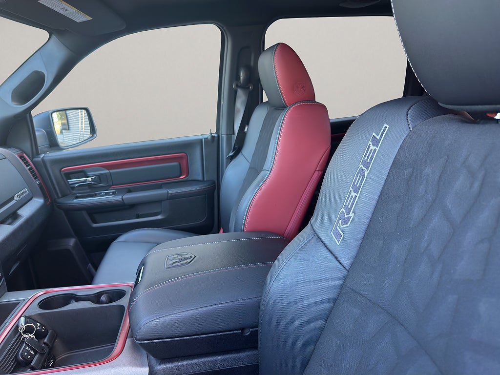 Dodge Ram 1500 Rebel 5,7 L Mkt fin o låga mil 4 X 4  394 hk - bild 11