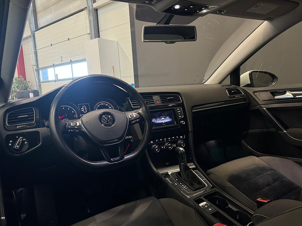 Volkswagen Golf 5-dörrar 1.4 TSI 140HK *3,99%* BMT Värmare LED Sv-Såld