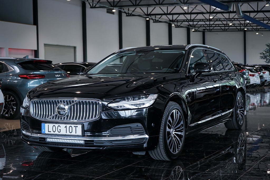 Volvo V90 Recharge T6 AWD Core LR 350hk Kamera Drag Blis 