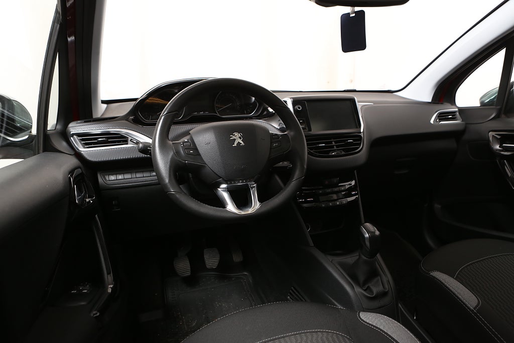 Peugeot 208 1,2 PureTech 82hk Style 5-D Panorama 2016