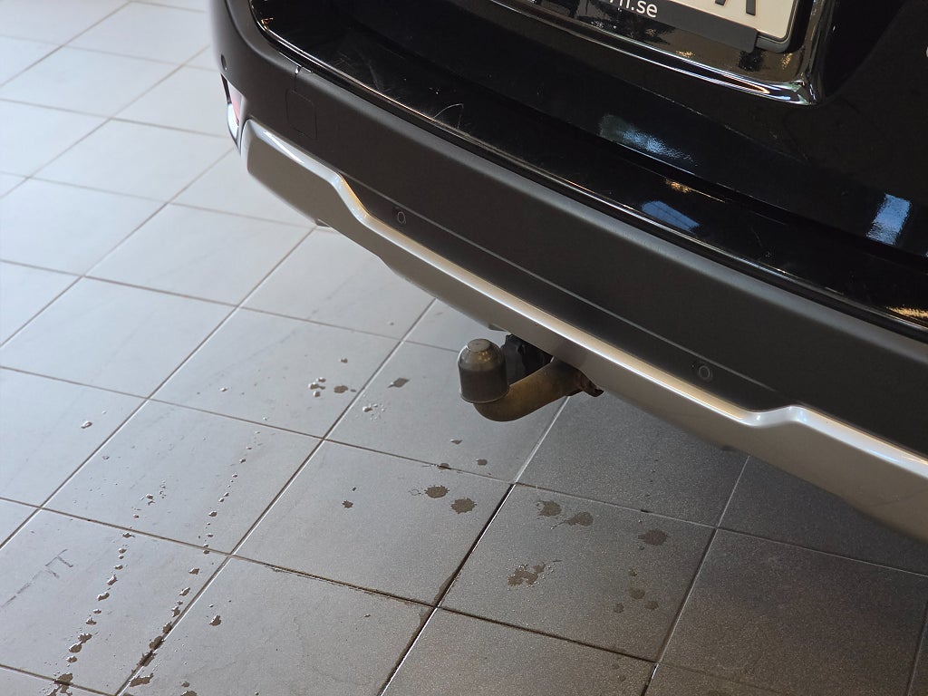 Subaru Outback 2.5 4WD XFuel Touring Drag Navi H&K Elstolar låg-skatt