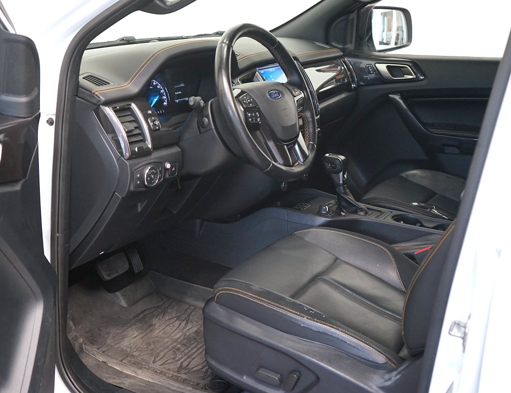 Ford ranger Dubbelhytt 2.0 Bi-Turbo 4x4 B-kamera D-värmare 214 hk