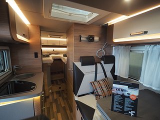 Husbil-halvintegrerad Weinsberg CaraCompact 640 MEG Pepper edt 11 av 15
