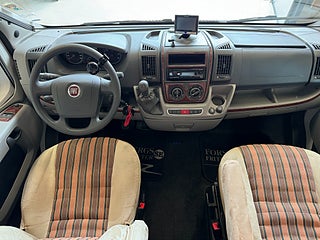 Husbil-halvintegrerad Hobby Toskana Exclusive 750 ELC 3 av 24